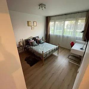 https://superbe-appartement-en-residence-avec-parking-free.fr-paris.fr