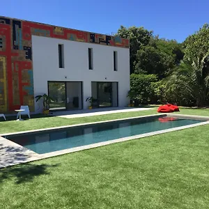 Le Cube Design A Plage Avec Piscine Et Cuisine 4* Hyères