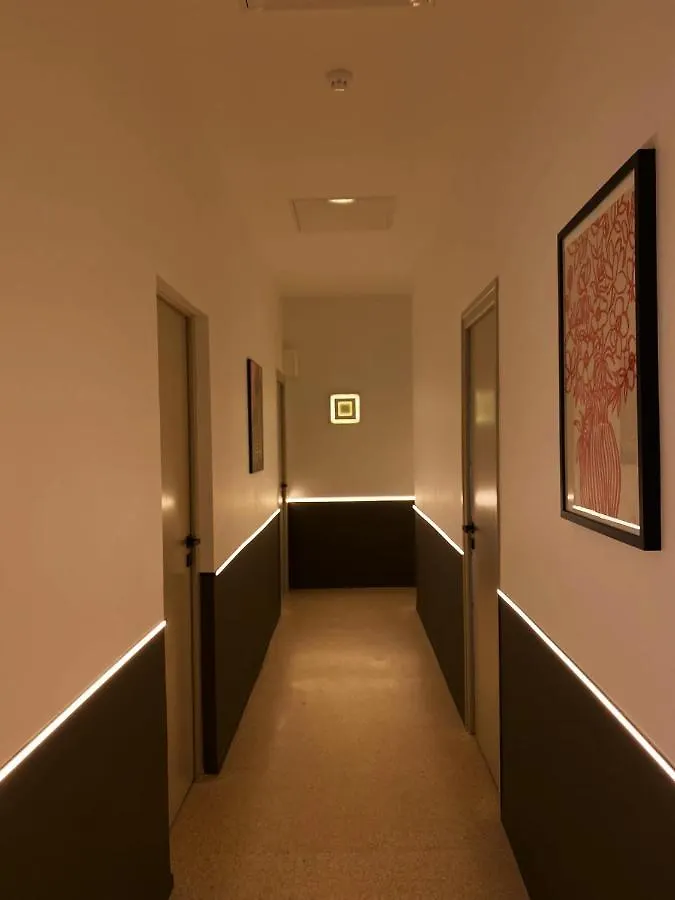 Hotel La Potiniere Йер 3*,  Франция
