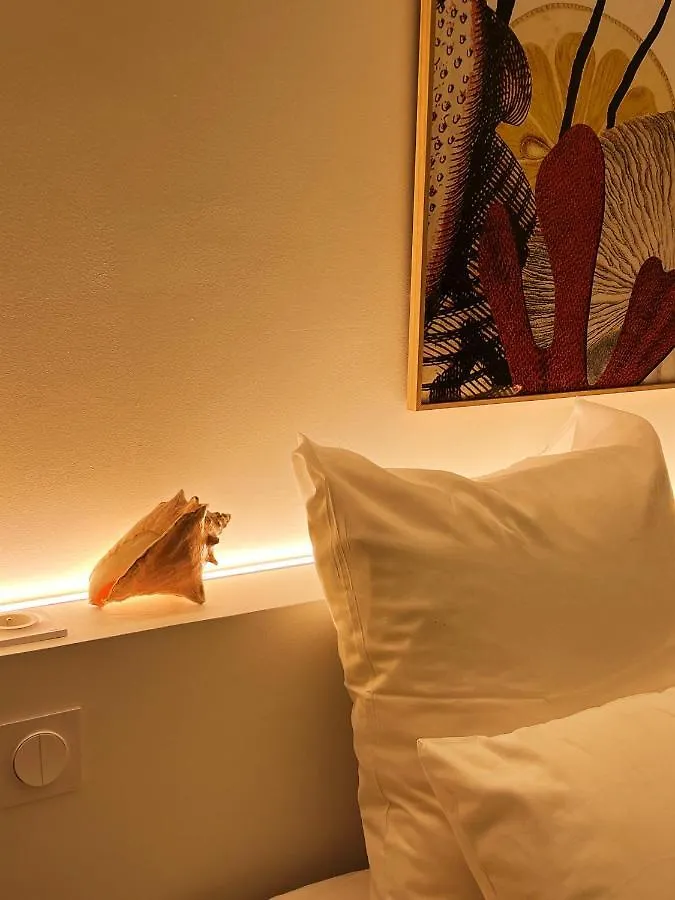 ***  Hotel La Potiniere Йер Франция