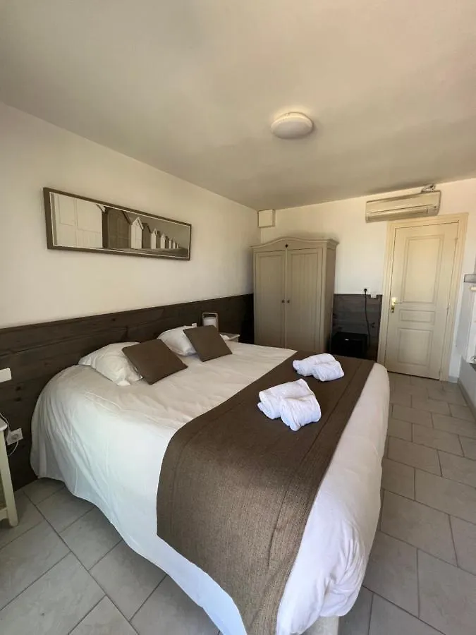 Hotel La Potiniere Йер Франция