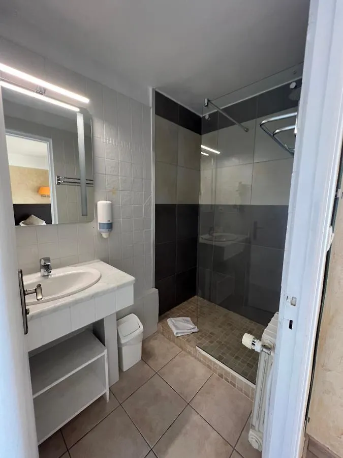 Hotel La Potiniere Йер 3*,